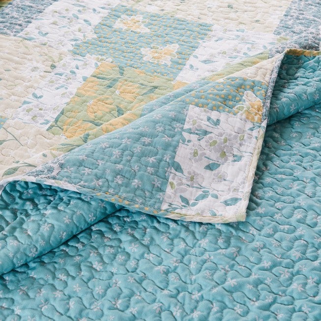 Evangeline Quilted Throw Blanket, , alternate image number null