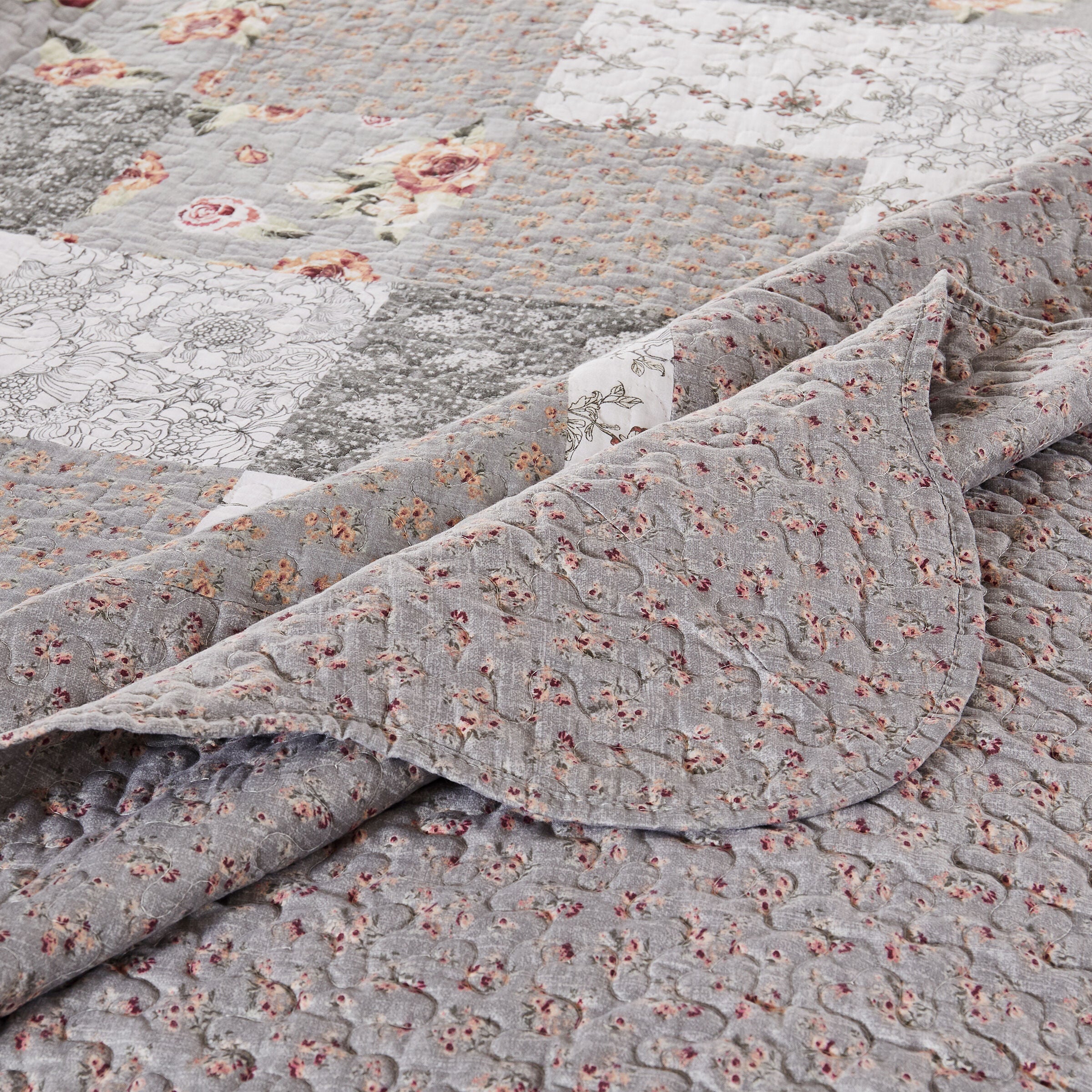 Giulia Reversible Cotton-Rich Bedspread Set, MULTI, alternate image number 4