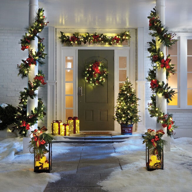 28 inches Pre-Lit Holiday Classic Wreath, , alternate image number null