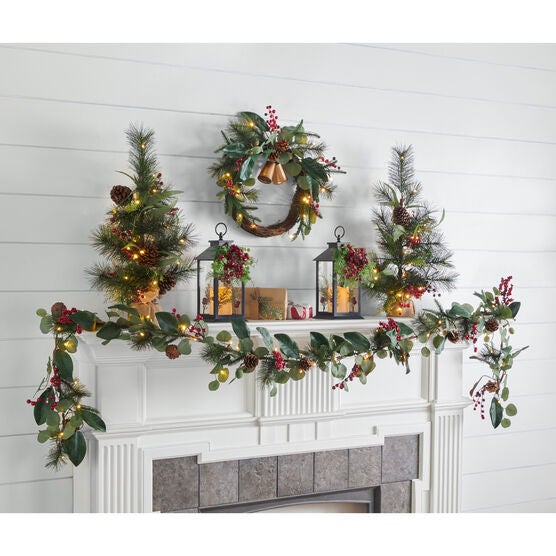 18" Pre-Lit Meri Wreath, , on-hover image number null