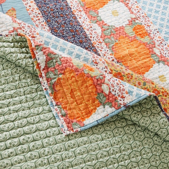 Penelope Quilt And Pillow Sham Set, , alternate image number null