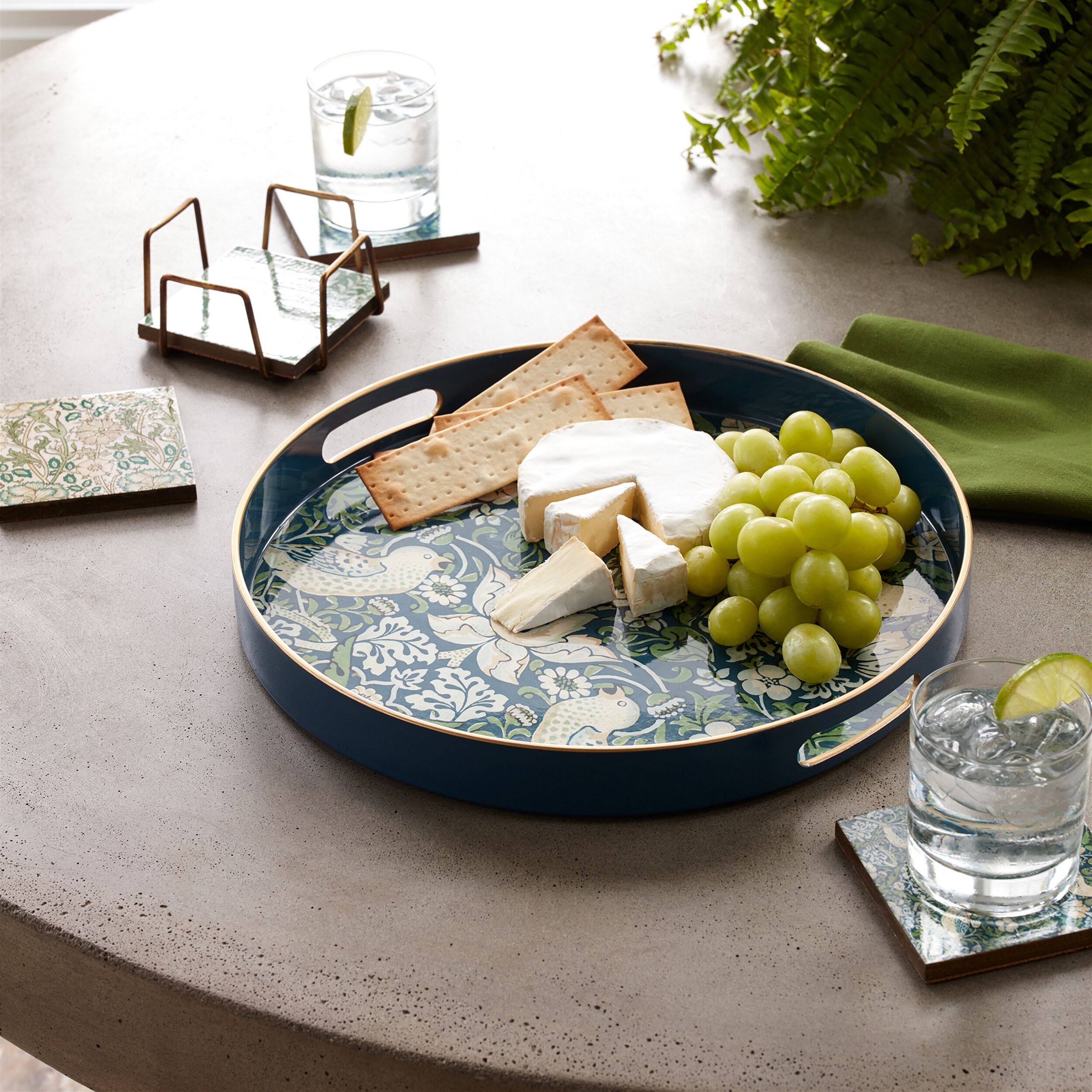 Round William Morris Tray 13.5 inchesD, BLUE/BEIGE/GREEN, alternate image number 2