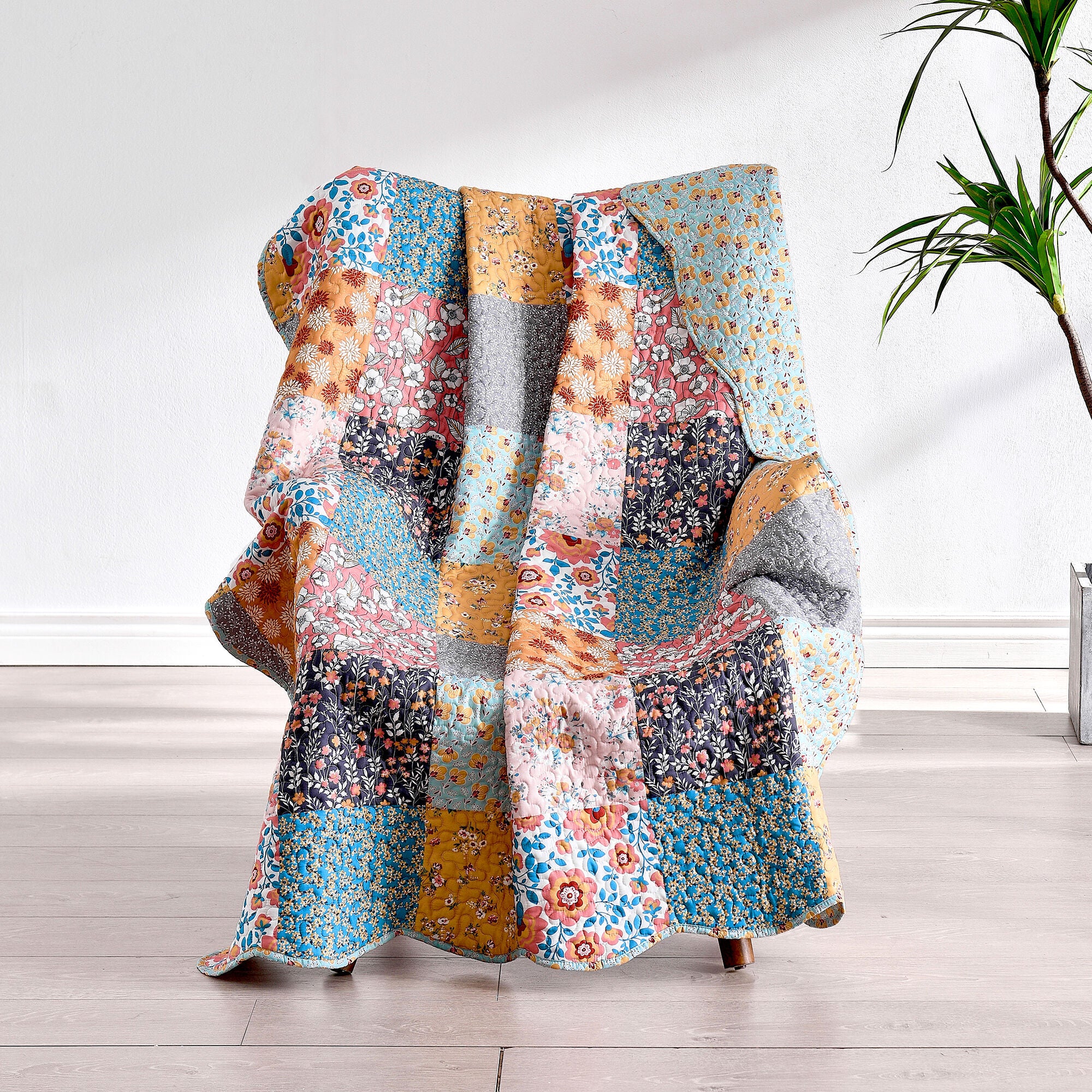 Carlie Patchwork Quilted Throw Blanket, CALICO PATCHES, hi-res image number 0