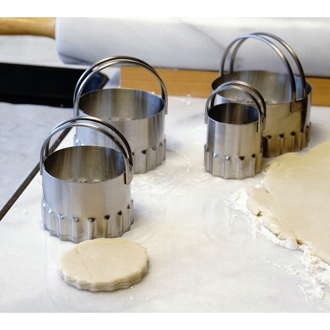 Round Rippled Stainless Steel Biscuit Cutters, Set 4, , alternate image number null