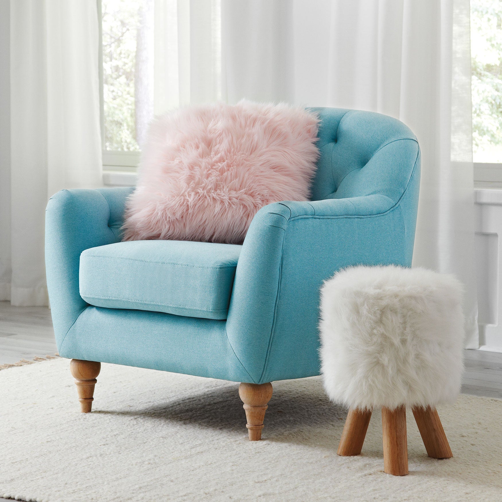 Oversized on sale tufted chair