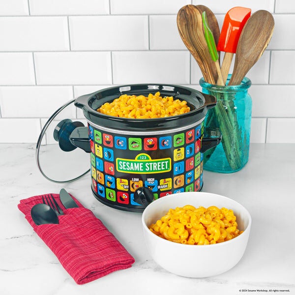 Sesame Street 2-Qt Slow Cooker, BLACK, hi-res image number 0
