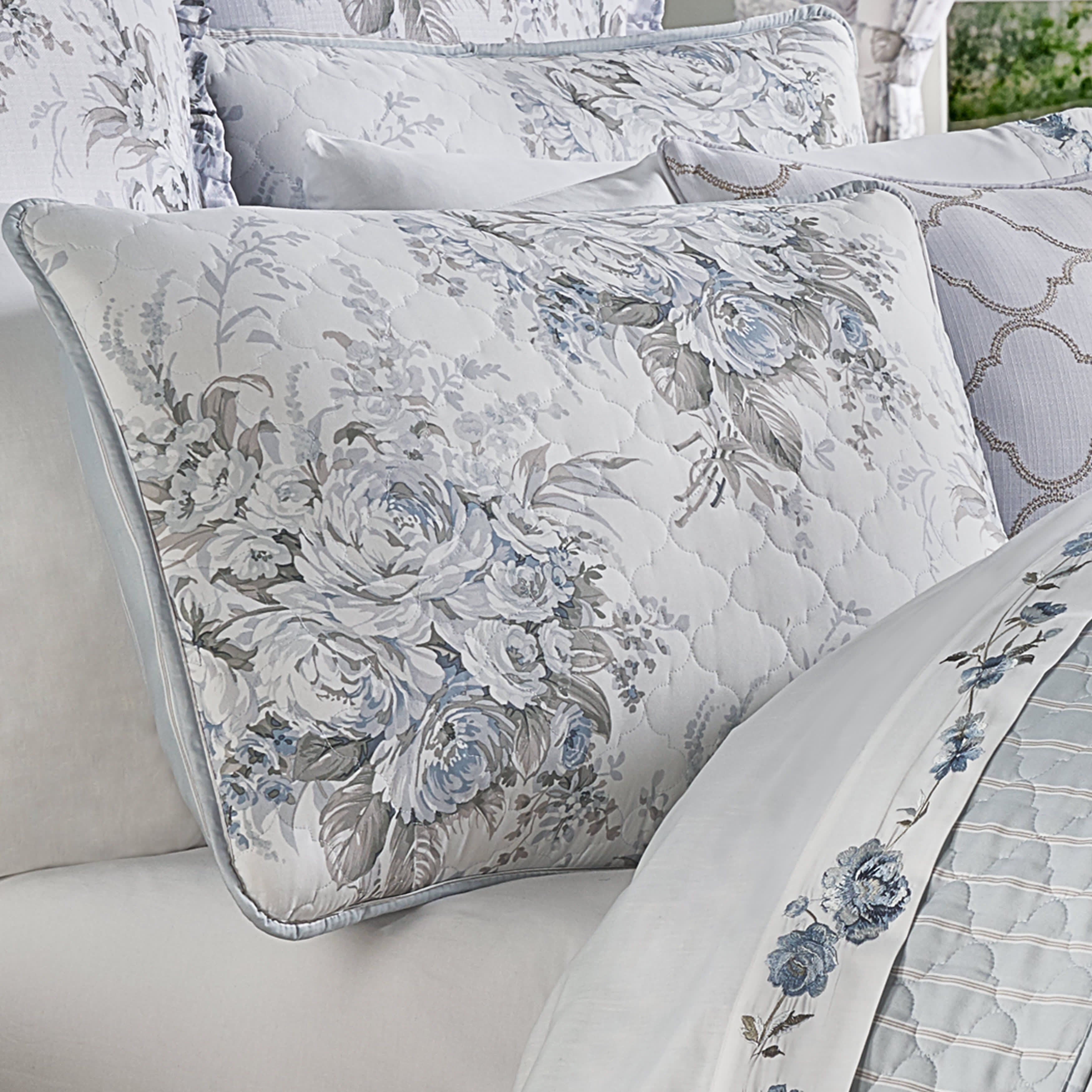 Estelle 3 Piece Quilt Set, BLUE, alternate image number 1