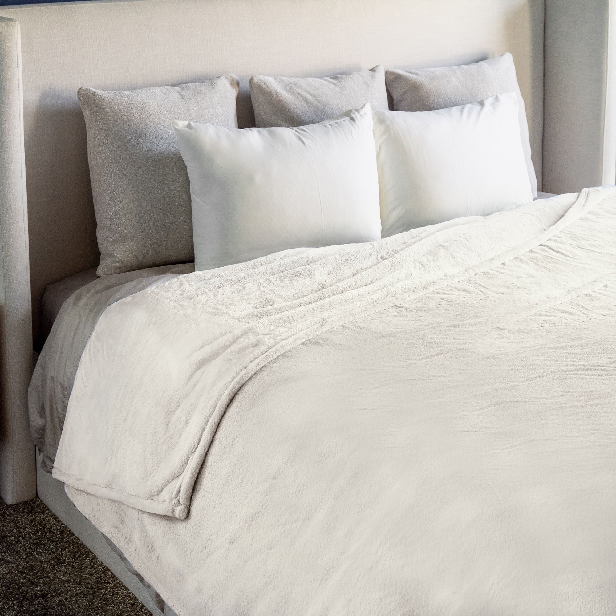 HGTV Super Luxe Faux Fur Throw Blanket Quietude 106 x 94 inches
