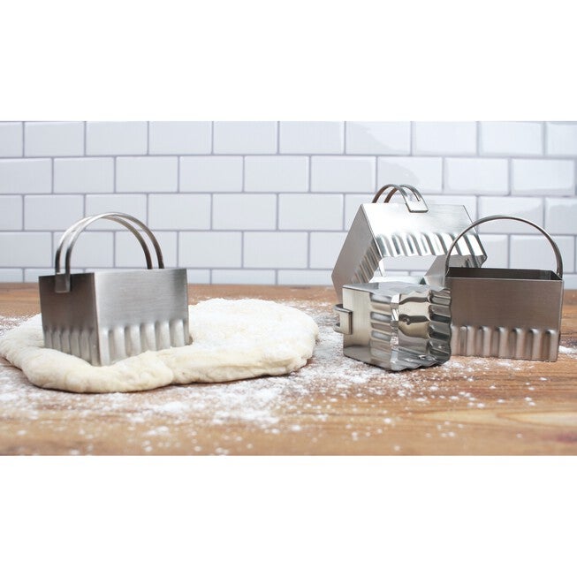 Rippled Stainless Steel Biscuit Cutters, Set 4, , alternate image number null