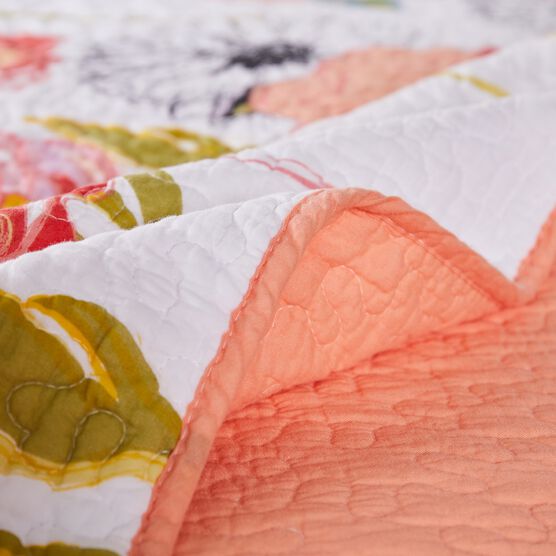 Watercolor Dream Quilted Throw Blanket, , alternate image number null