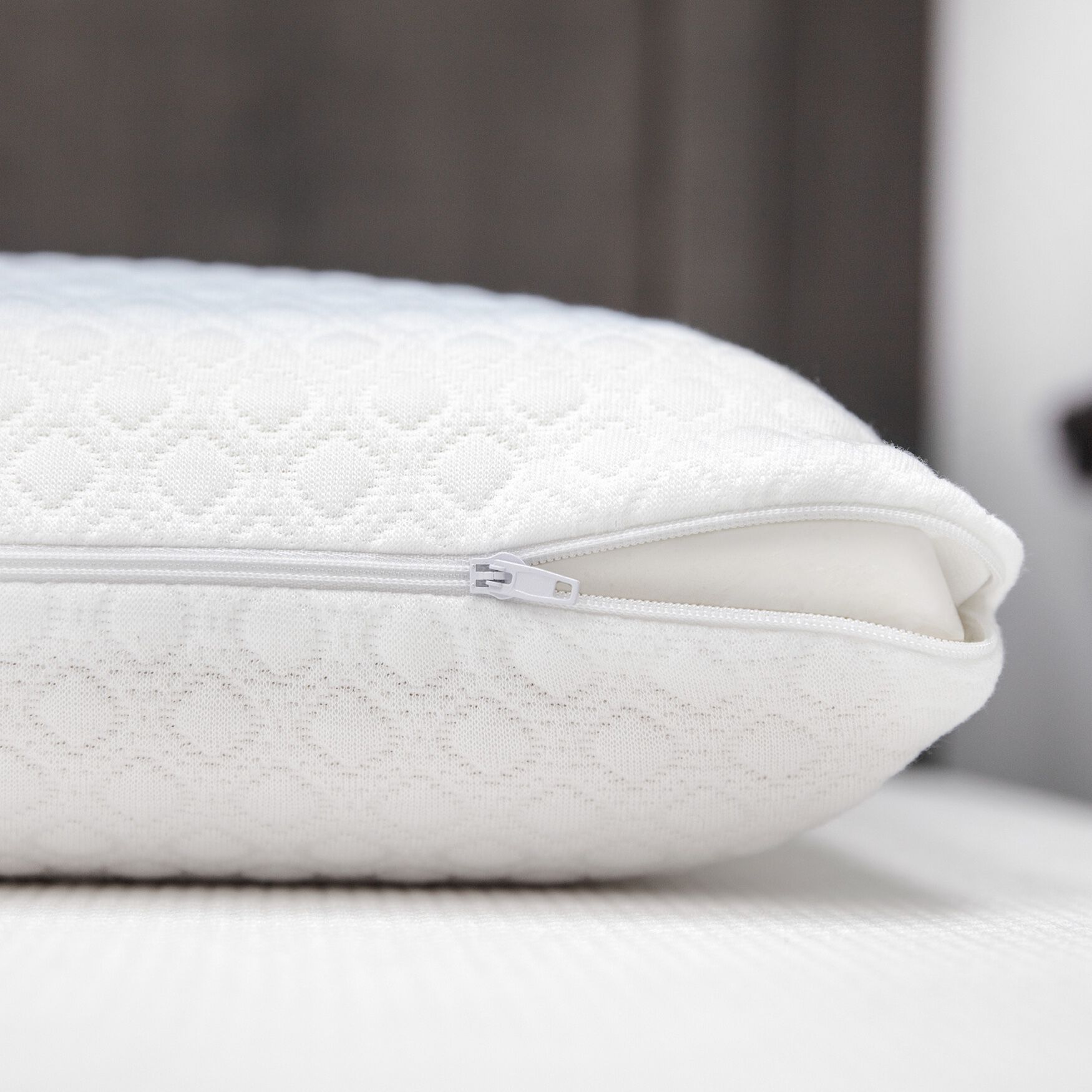 Sensorpedic gel overlay memory foam on sale pillow