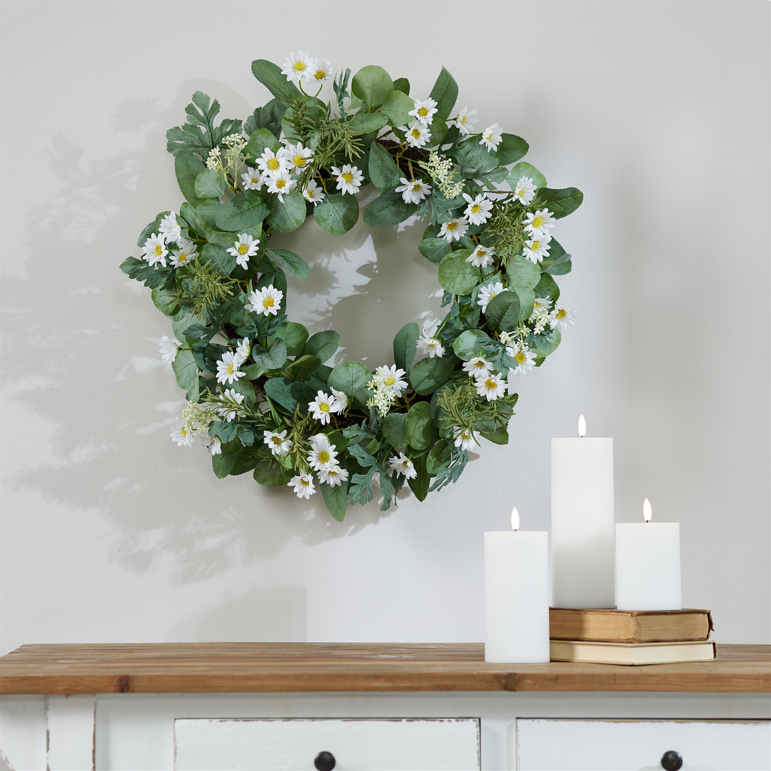 Mini Daisy and Foliage Wreath 22IND, WHITE GREEN, alternate image number 1