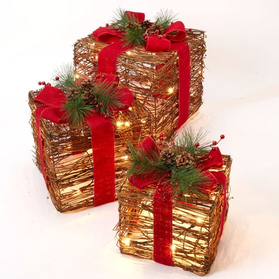 Set Of 3 Pre Lit Rattan Gift Boxes Outdoor Christmas Lighted