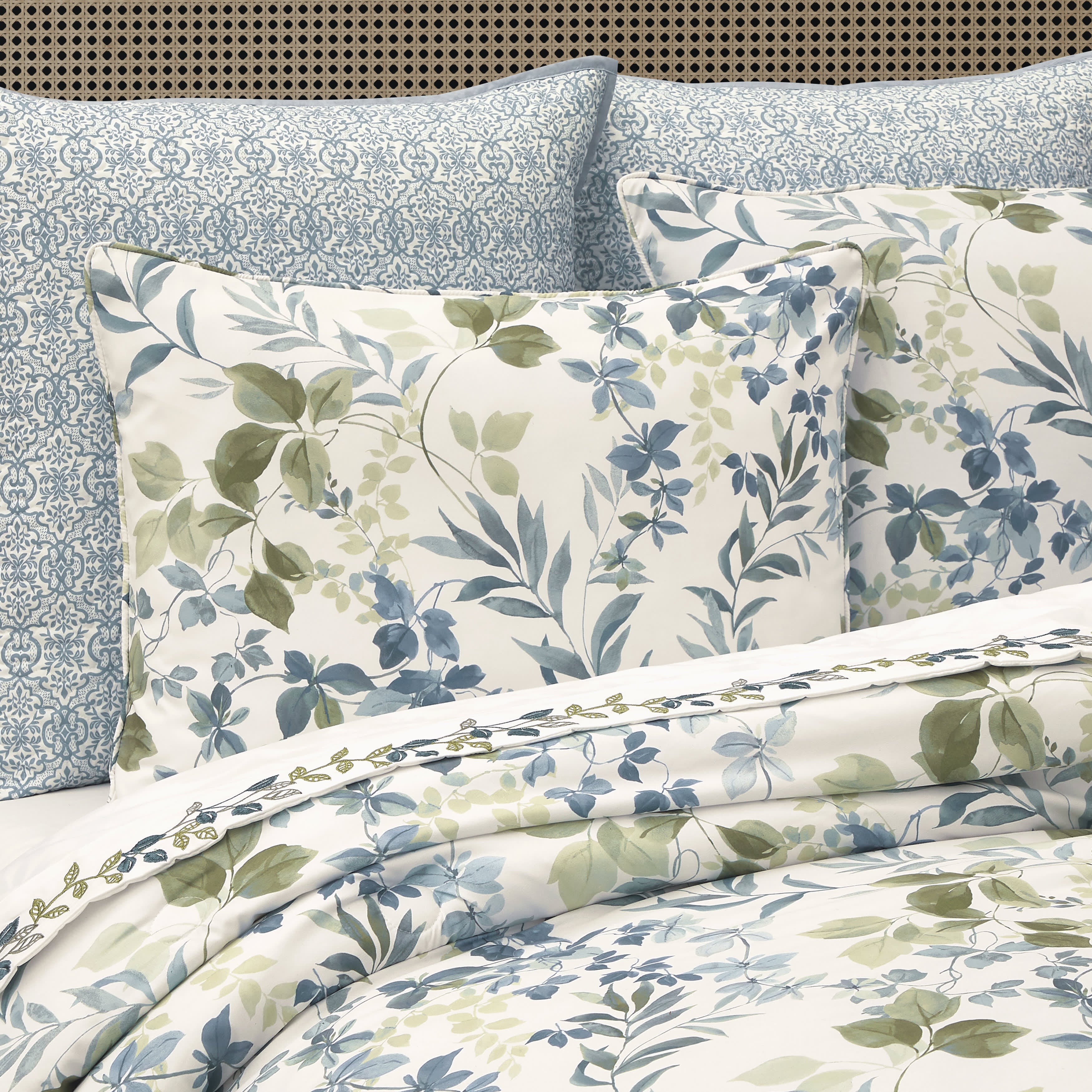 Evergreen Blue 4 Piece Comforter Set, BLUE, alternate image number null