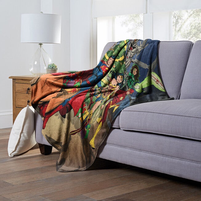 Wb Dc Justice League Holiday Team Work Silk Touch Throw, , alternate image number null