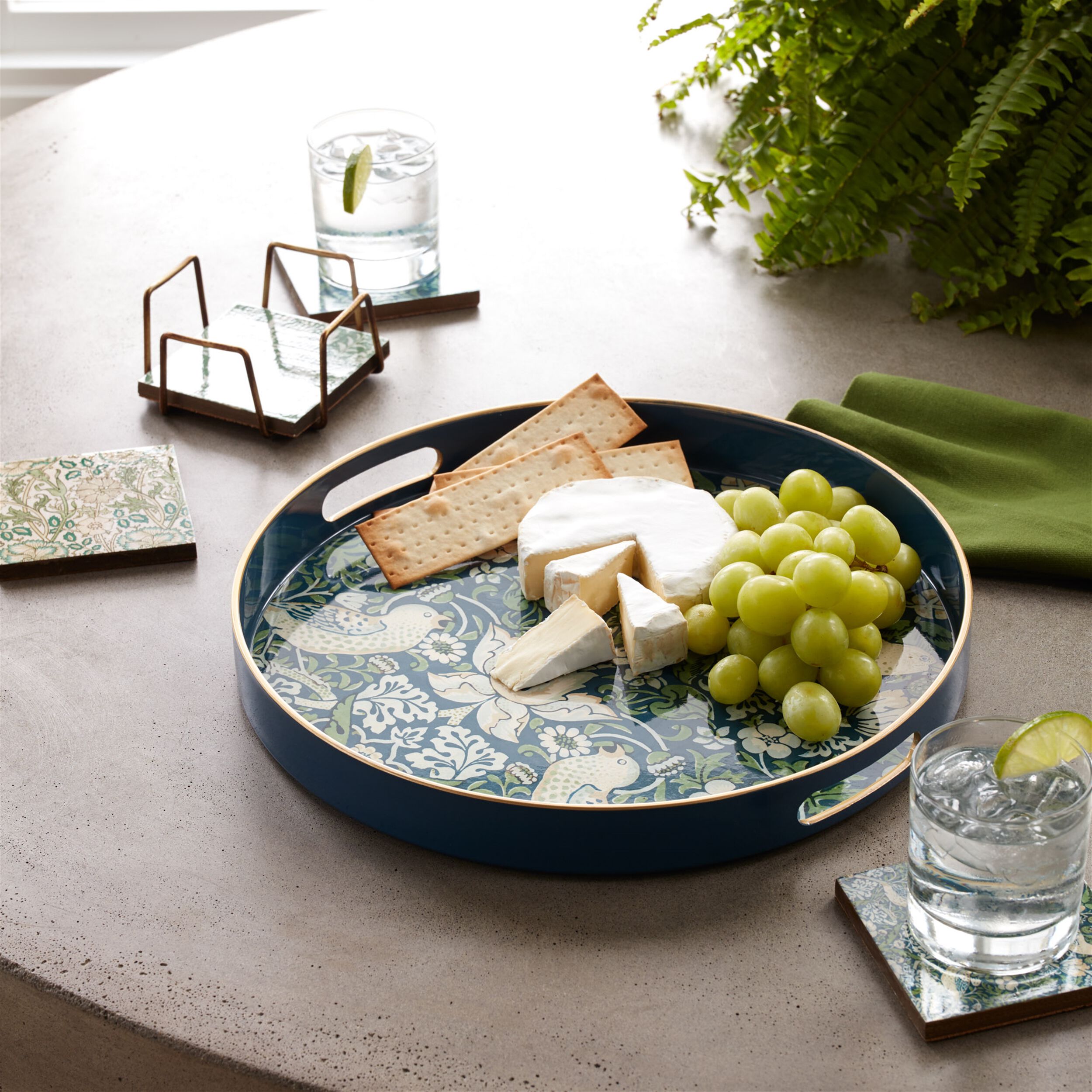 Round William Morris Tray 13.5 inchesD, BLUE/BEIGE/GREEN, alternate image number 5