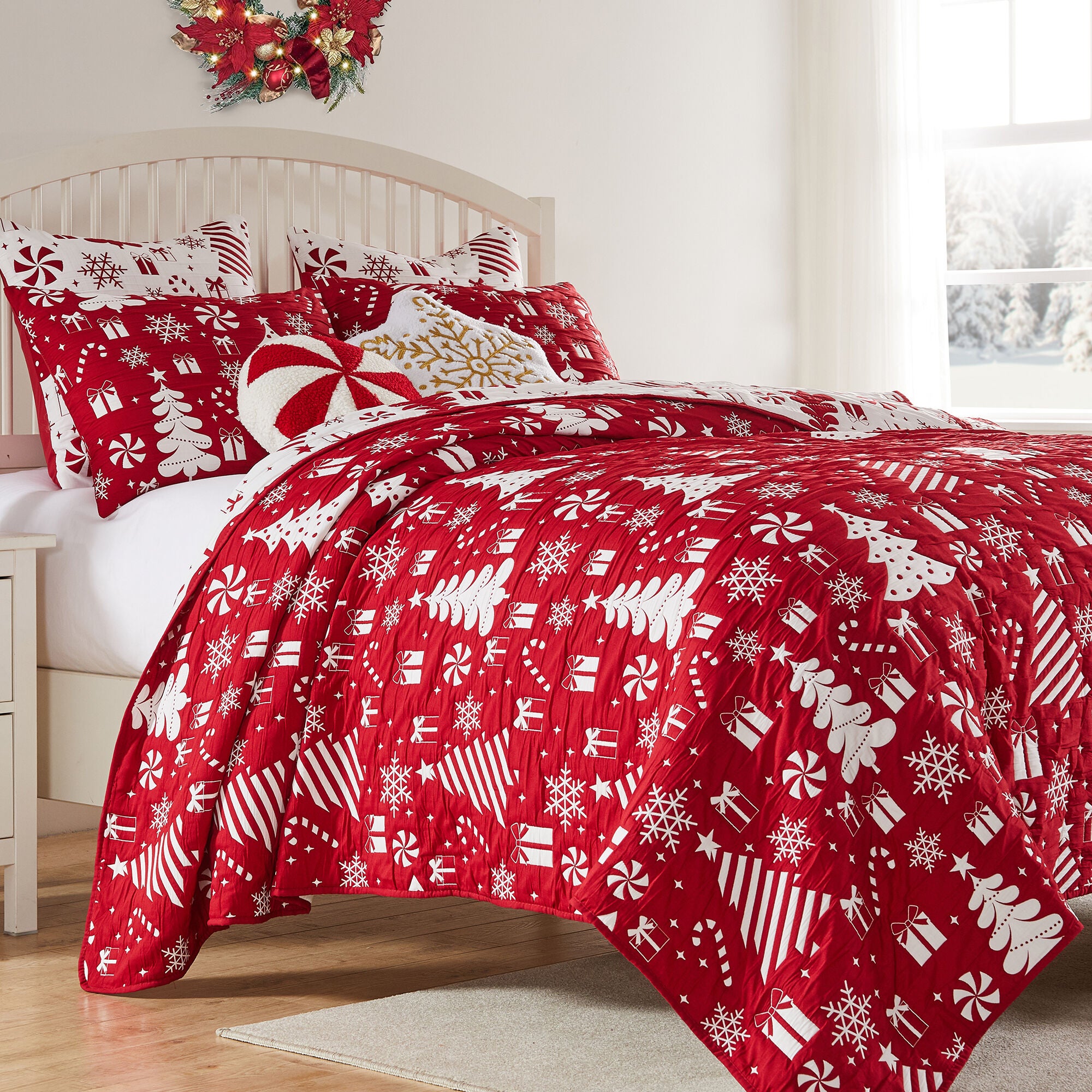 Novelty Holiday Matelass&eacute; Coverlet Set