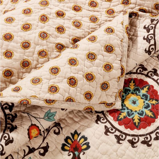 Andorra Quilted Throw Blanket, , alternate image number null