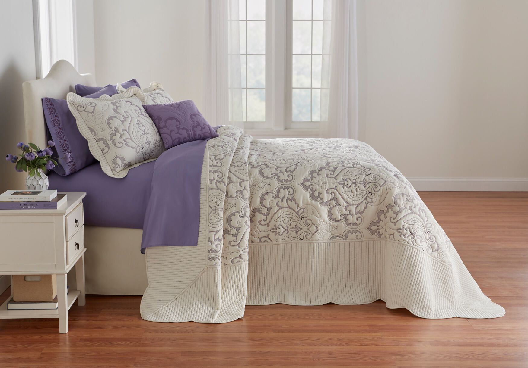 Traditional Amelia Bedspread, Grey Brylane Home