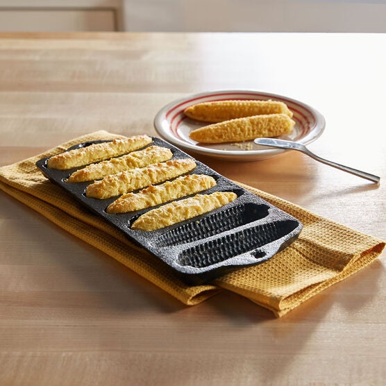 Pre-Seasoned Cast Iron Cornbread Baking Tray, BLACK