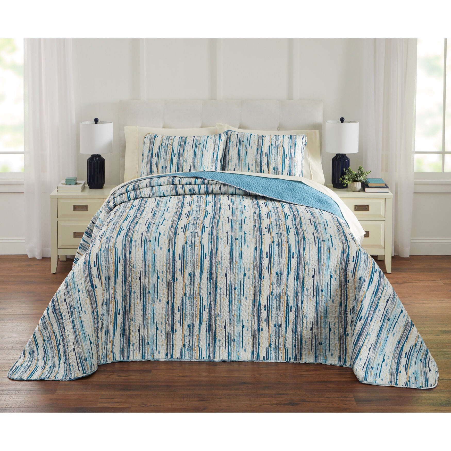 Bedspread stand sales