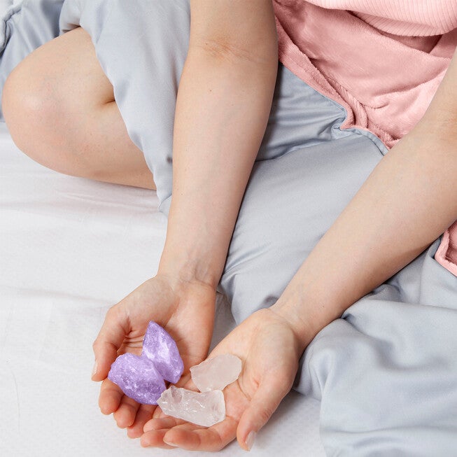 Crystal 15Lb Reversible Cooling Weighted 48X72 Blanket With Removable Cover Weighted Blanket & Cover, , alternate image number 2