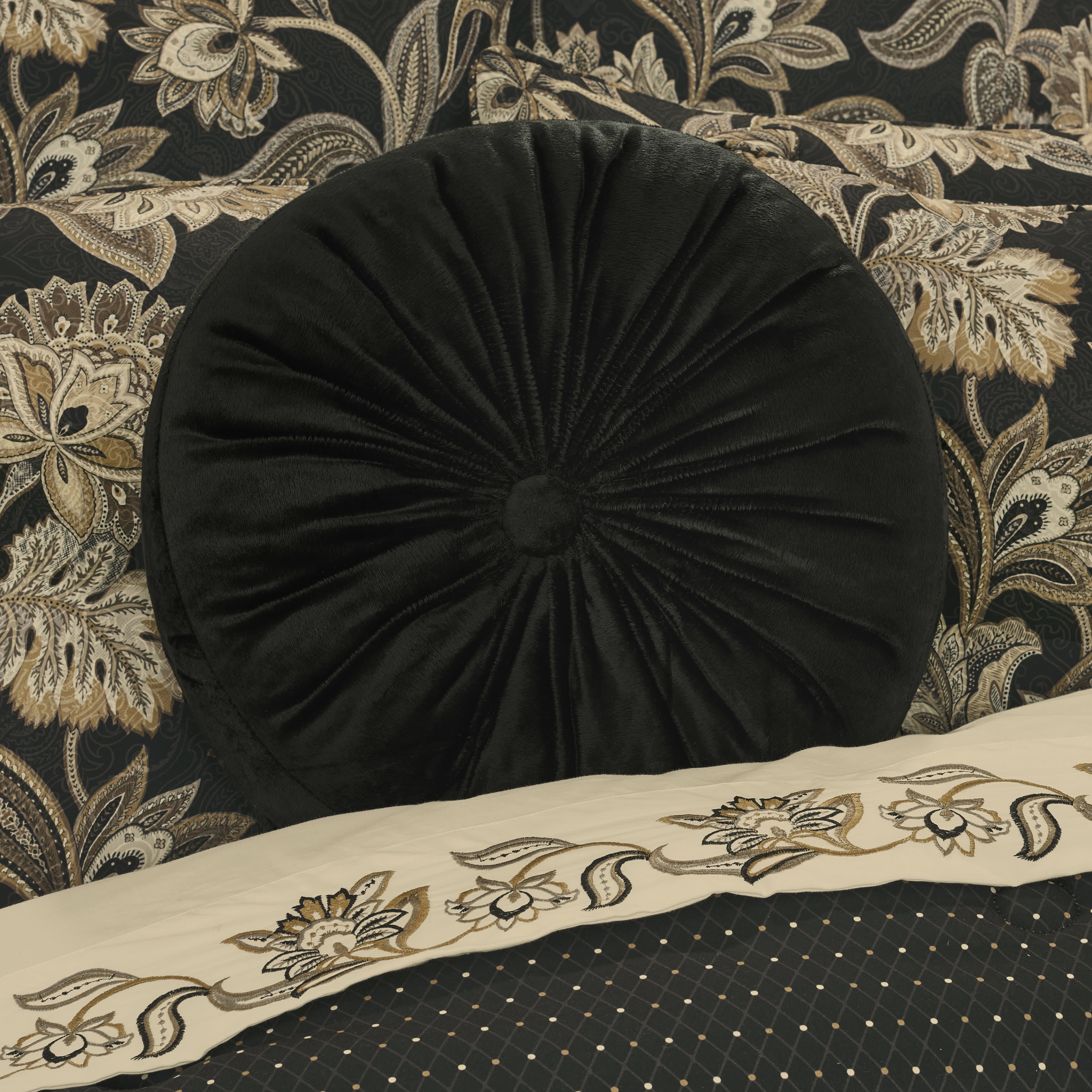 Montecito Tufted Round Decorative Throw Pillow, BLACK, alternate image number 1
