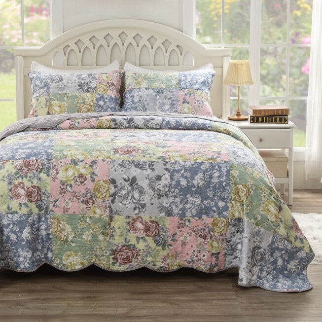 Emma Traditional Patchwork Quilt And Pillow Sham Set, GRAY, hi-res image number 0