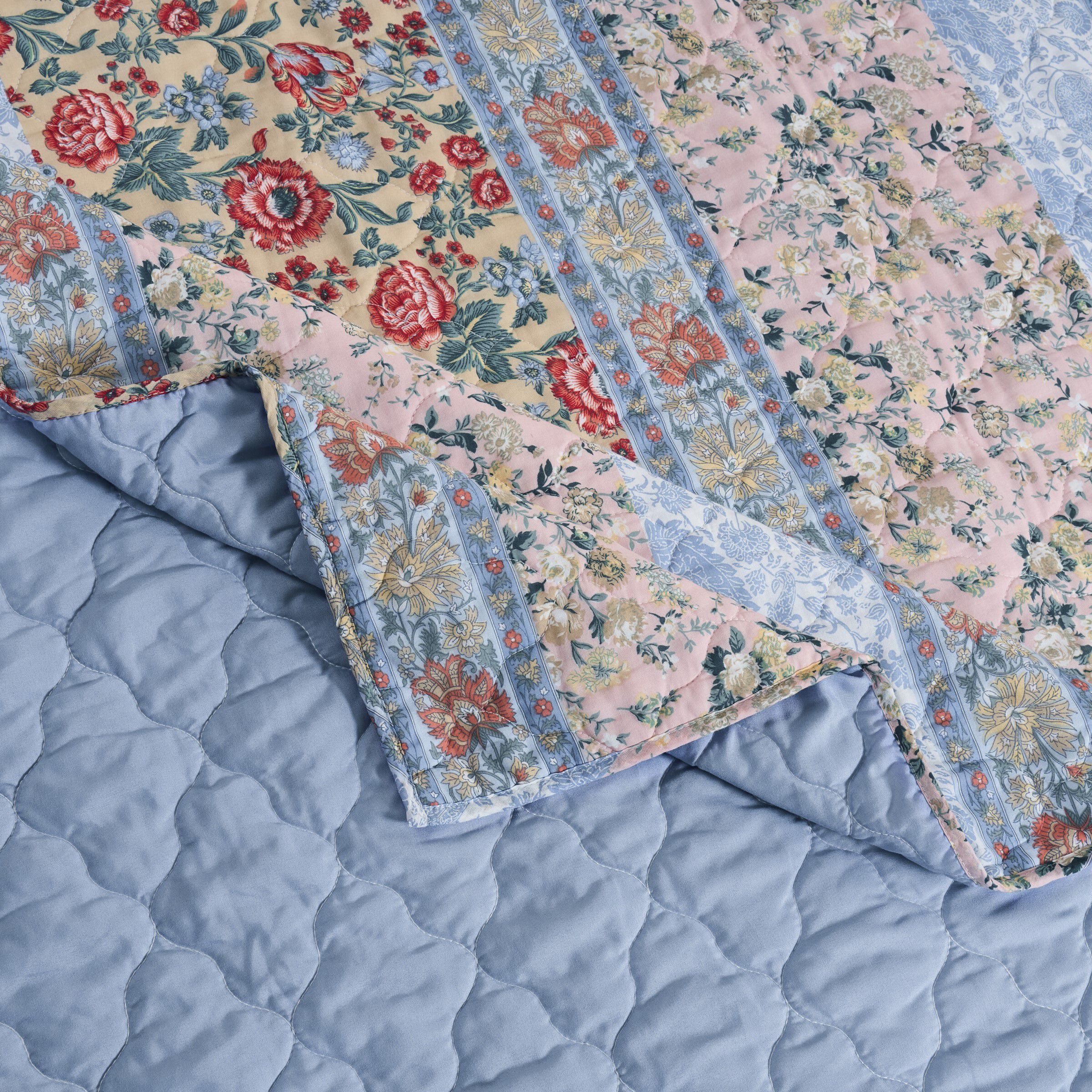 Kressida Garden Floral Collage Reversible Quilt Set, BLUE, alternate image number 4