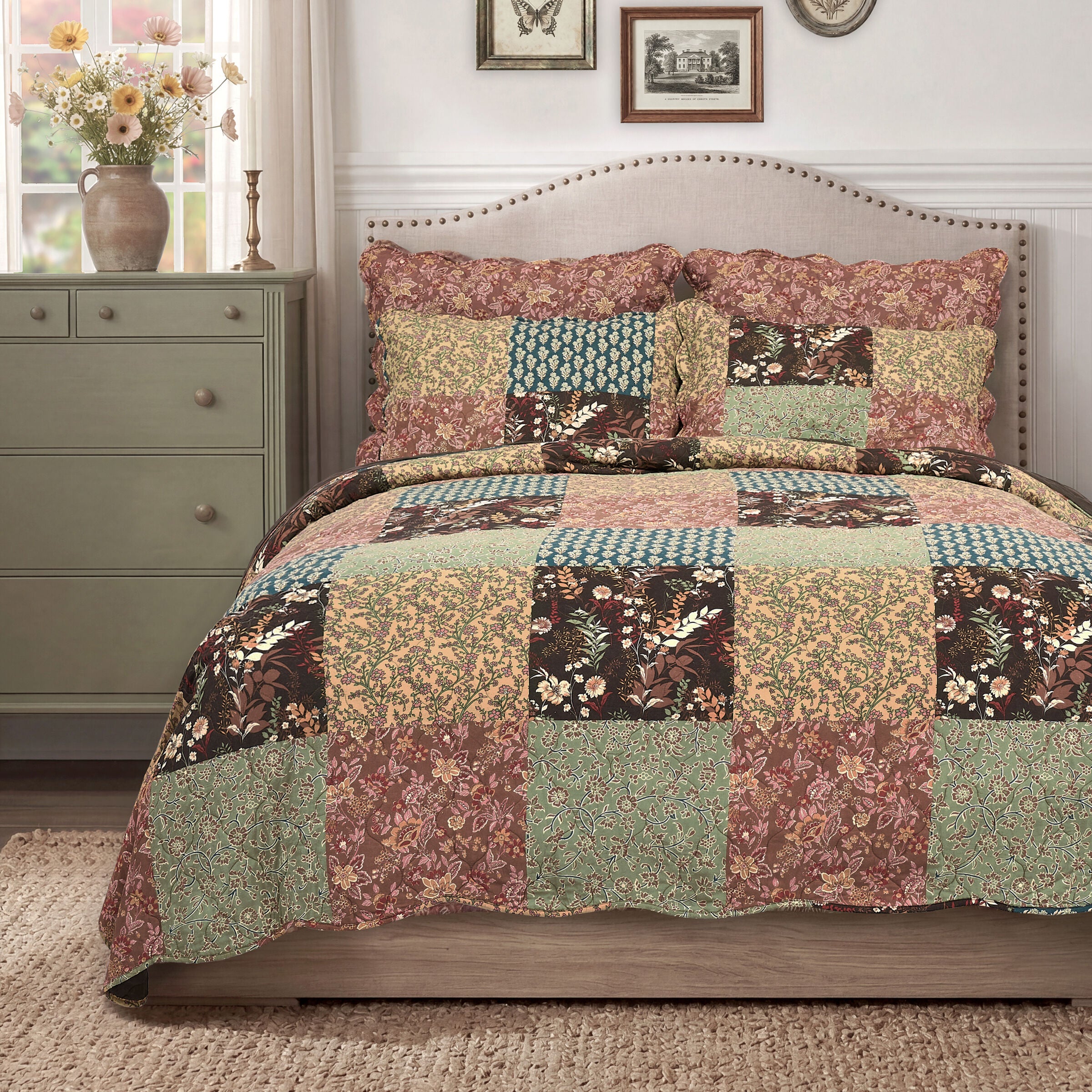 Hazel Vintage Floral Patchwork Quilt Set