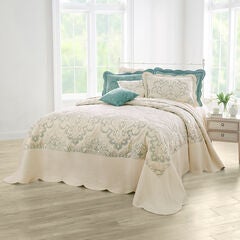 Amelia Bedspread Collection, 