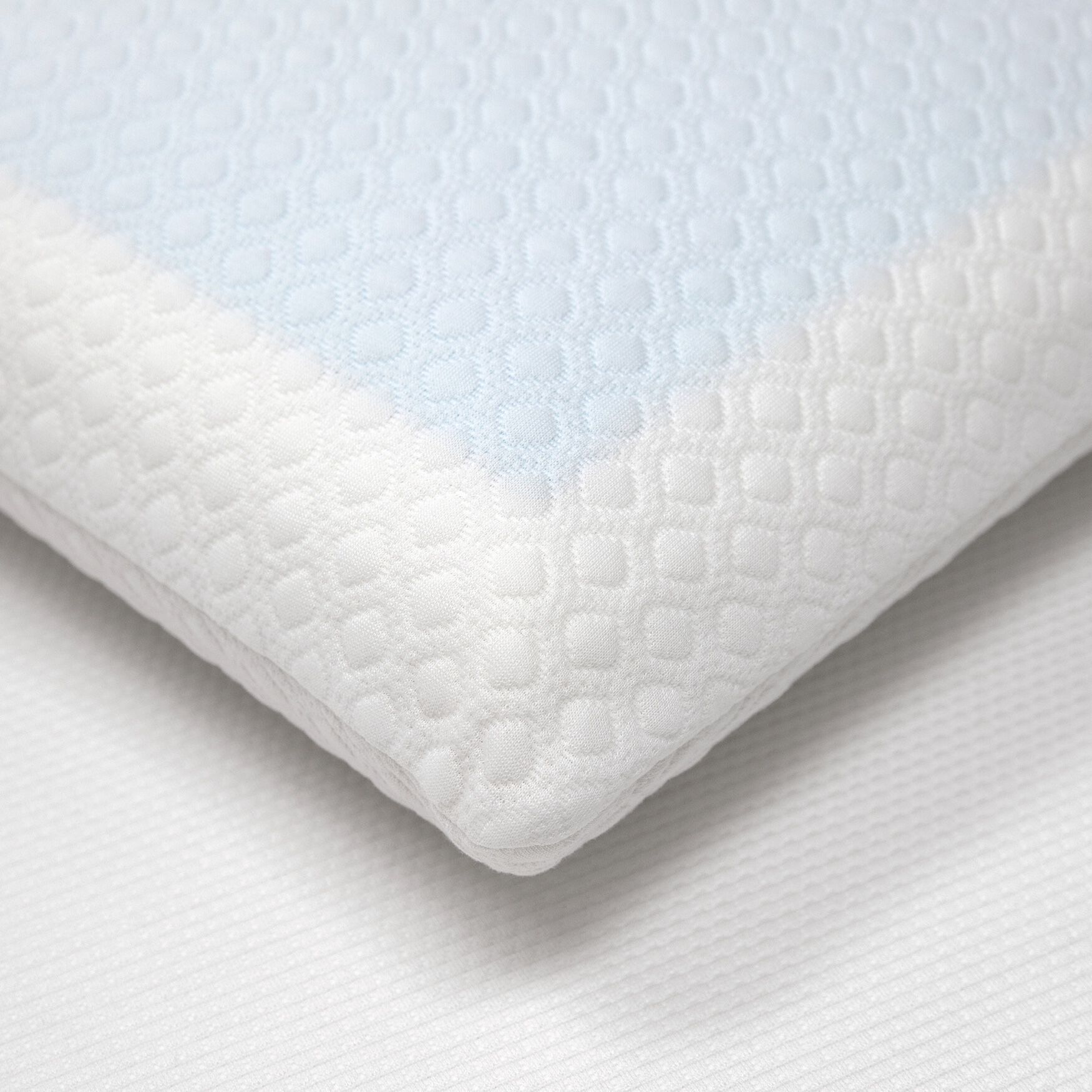 Sensorpedic gel overlay memory foam pillow hot sale