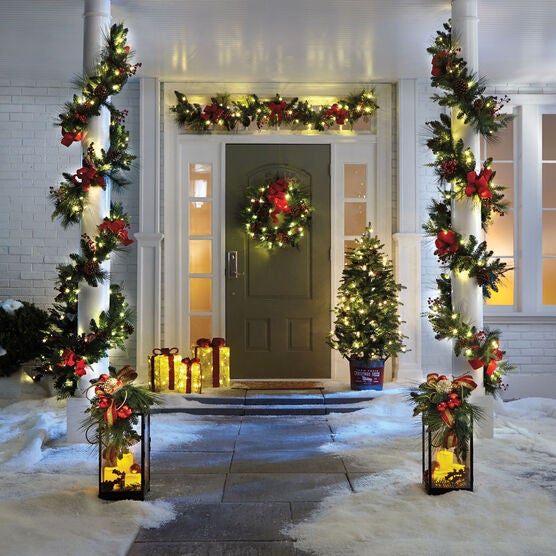 Pre-Lit Classic 28" Wreath, , alternate image number null