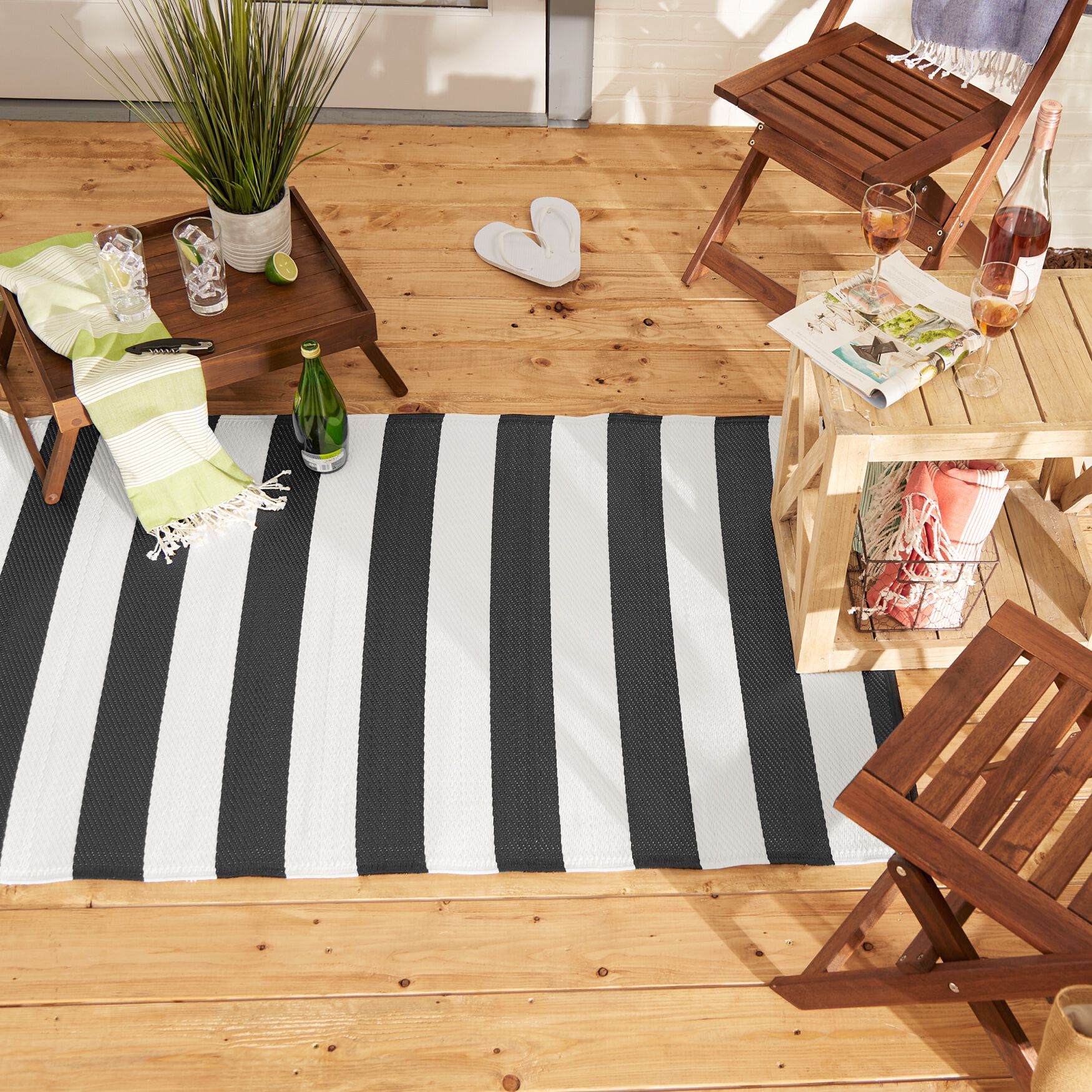 Black/White Stripe Outdoor Floor Runner 3X6 Ft Floor Coverings, , alternate image number 3