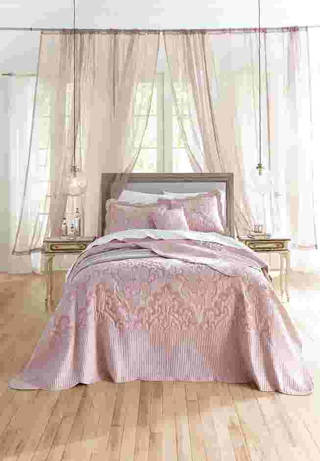 Amelia Bedspread image number 4