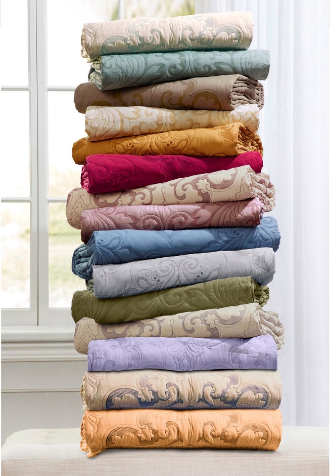 Amelia Bedspread image number 6