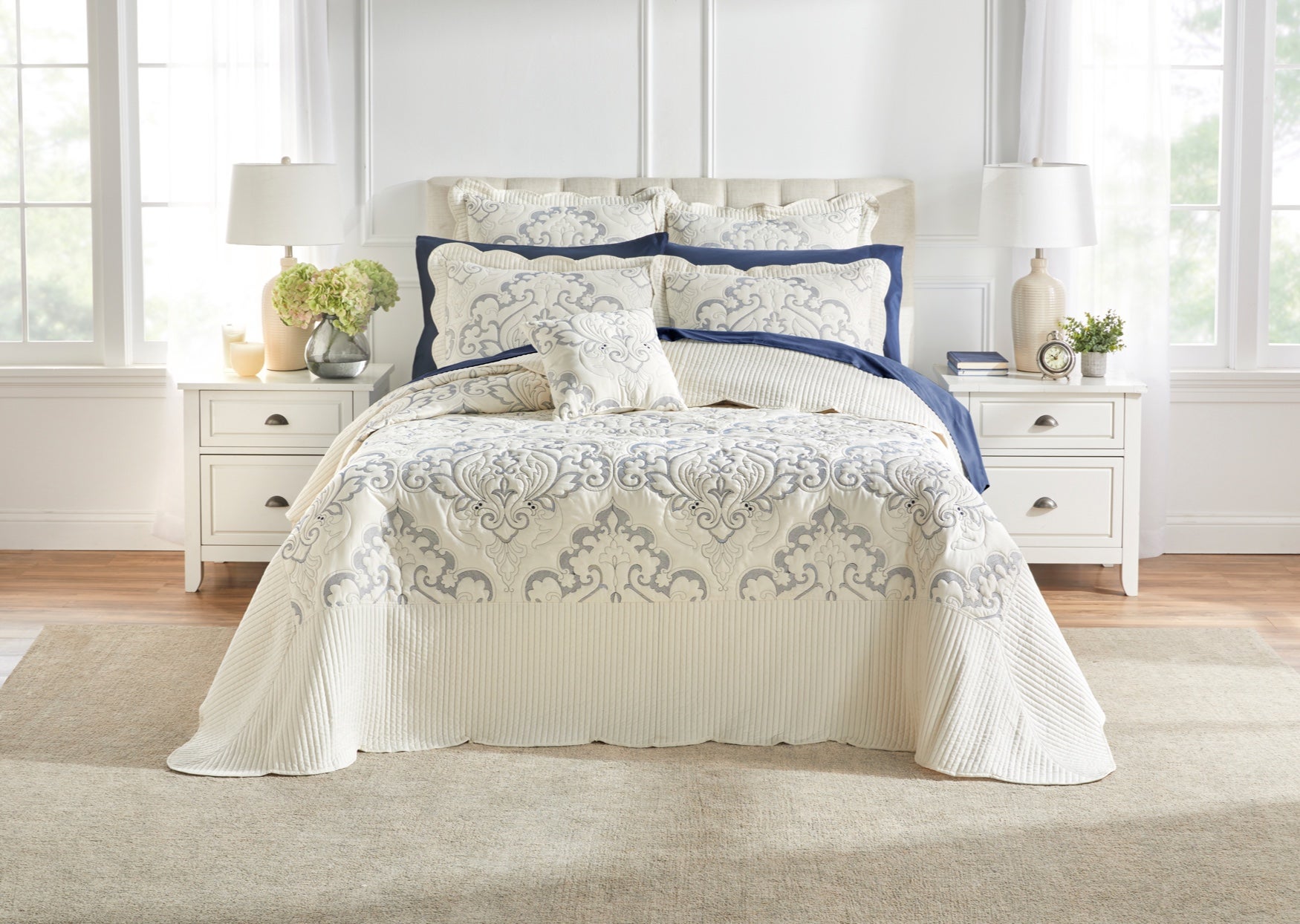 Amelia Bedspread image number 0