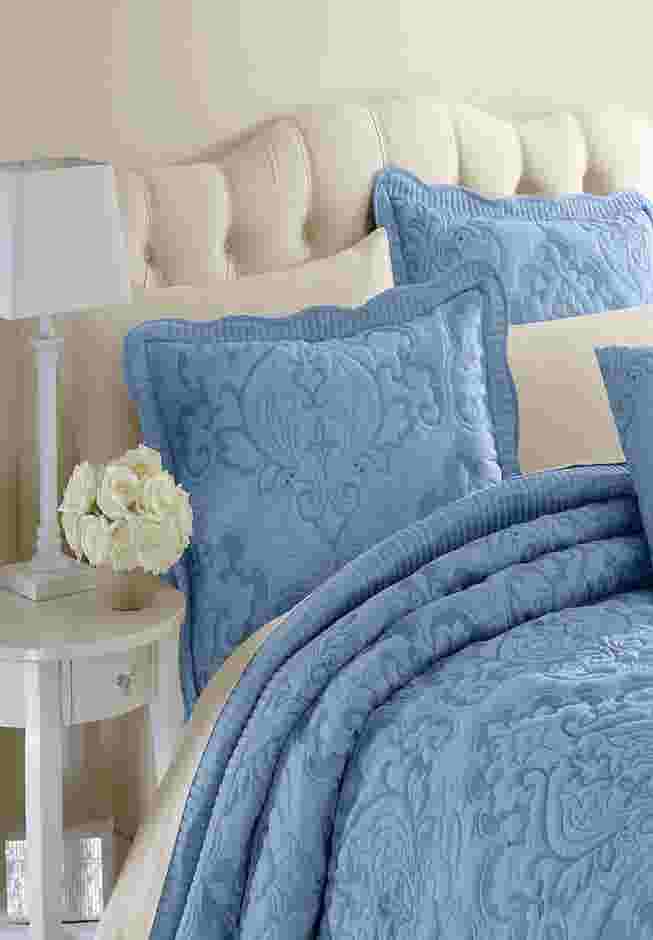 Amelia Bedspread image number 1