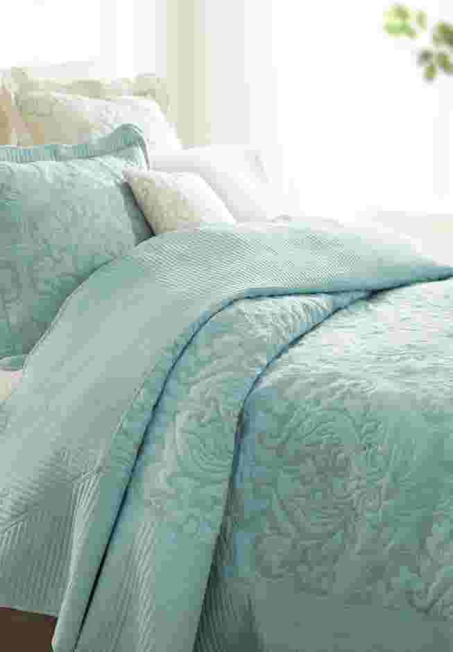 Amelia Bedspread image number 2
