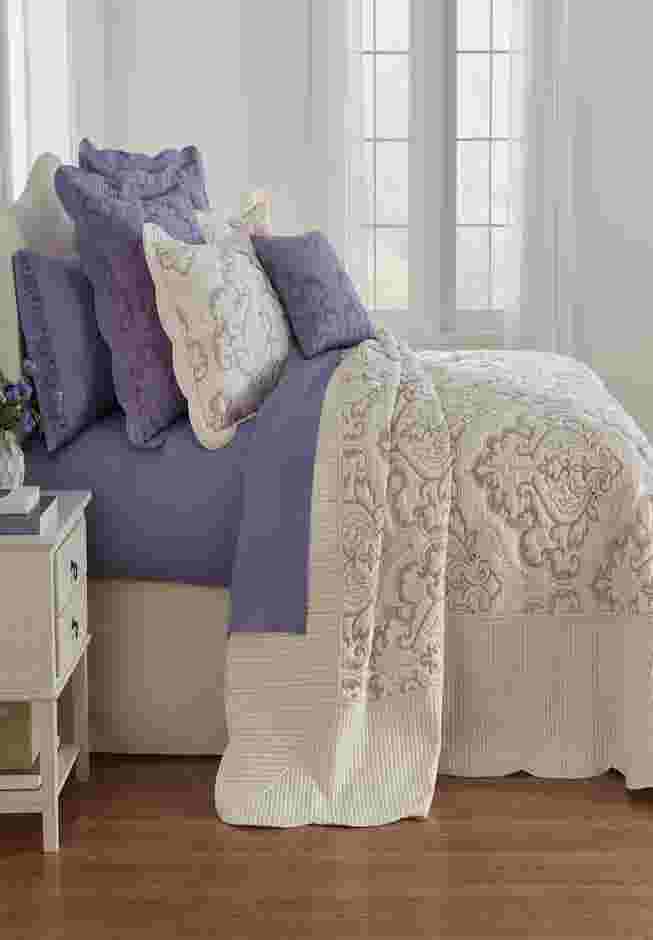 Amelia Bedspread image number 3