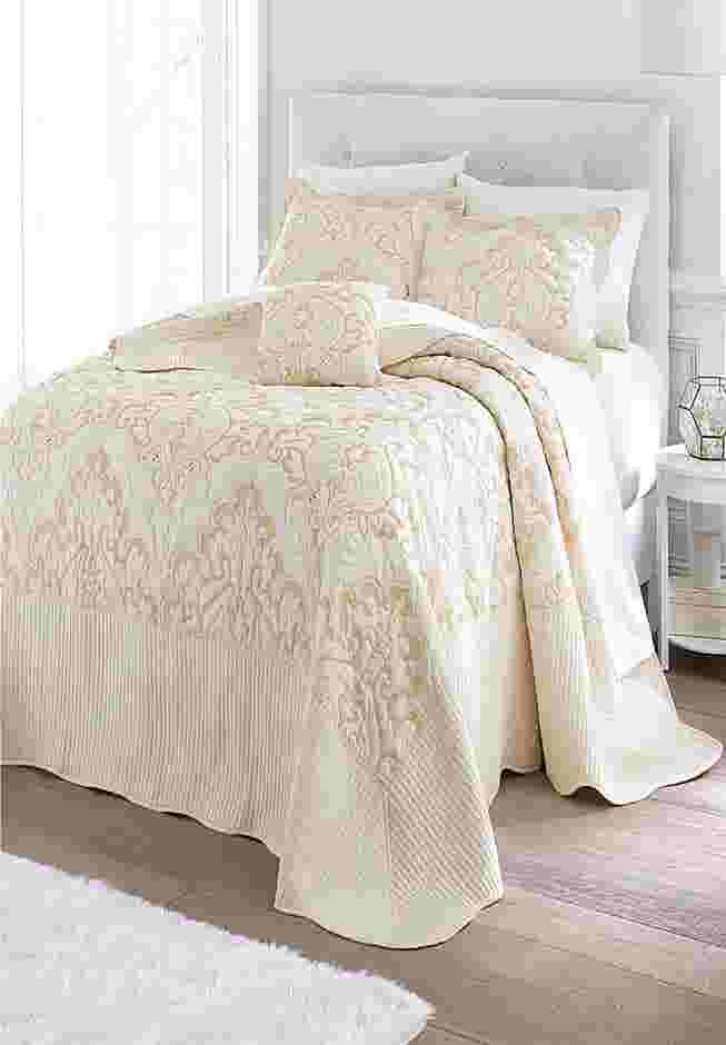 Amelia Bedspread image number 6