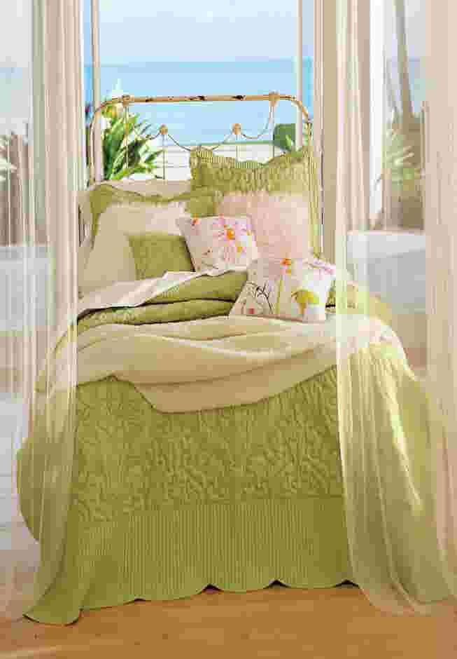 Amelia Bedspread image number 5