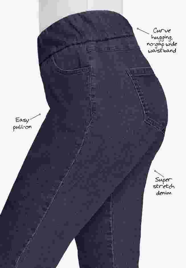 Comfort Waist Stretch Denim Bermuda Short image number 3