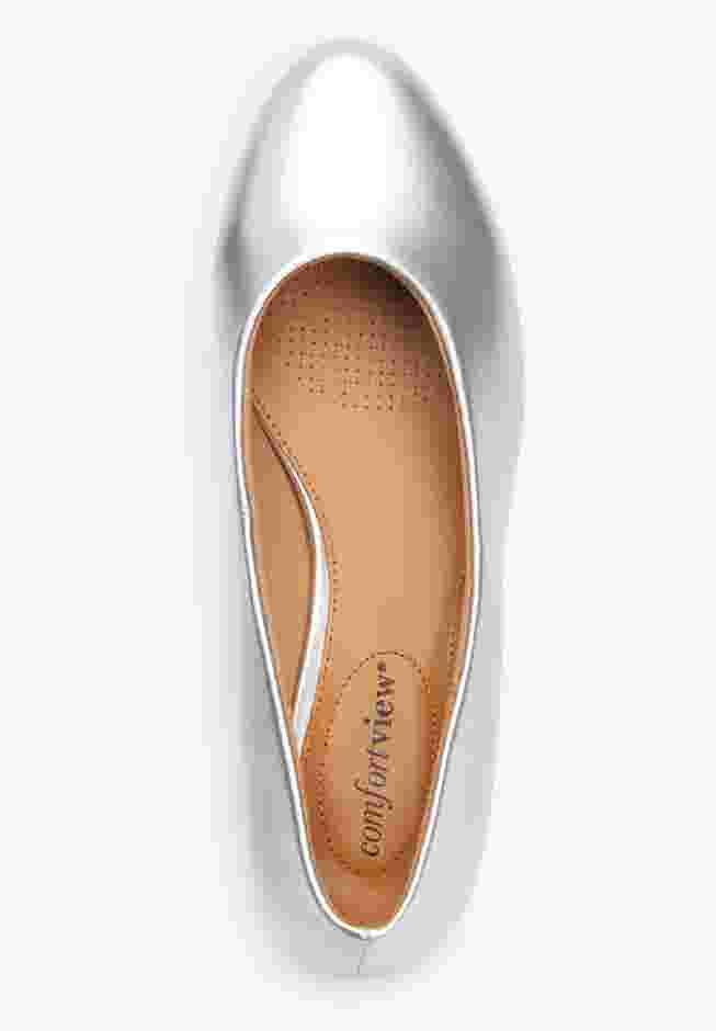 The Vida Slip On Pump image number 4