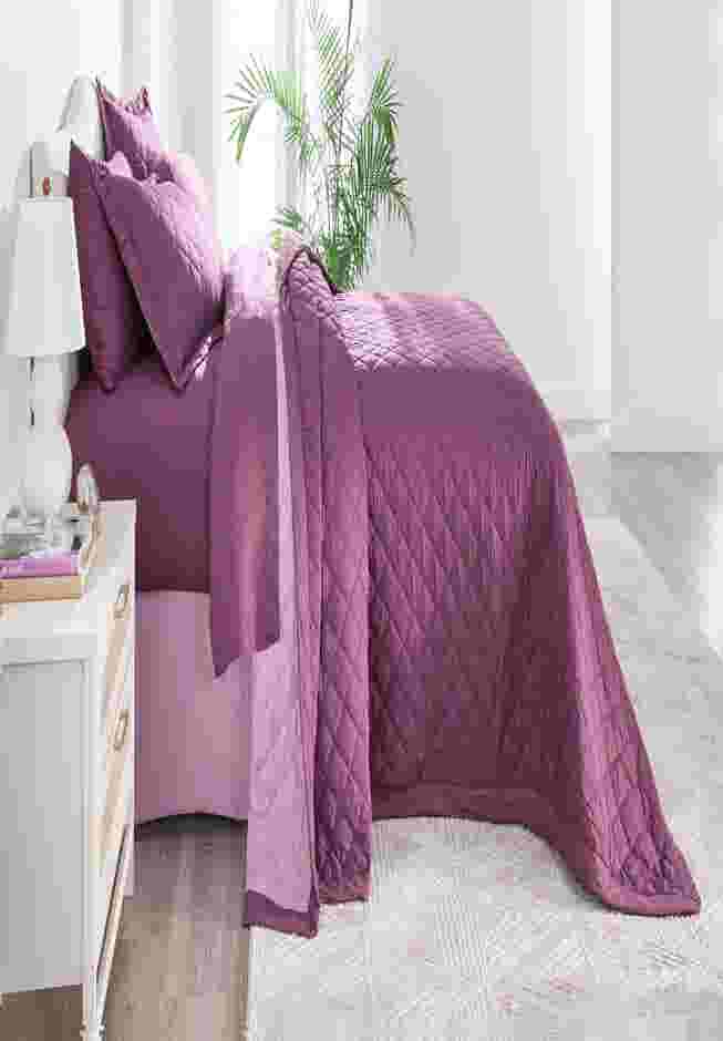 BH Studio Reversible Quilted Bedspread image number 2