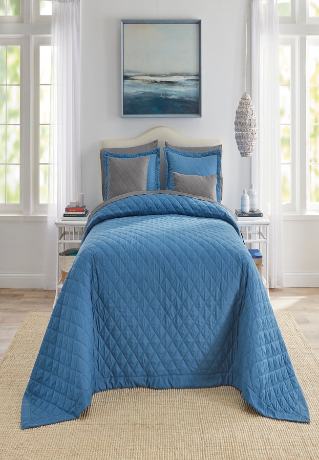 BH Studio Reversible Quilted Bedspread image number 2