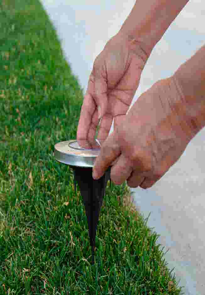 LED Solar Pathway Lights, Set of 6 image number 3