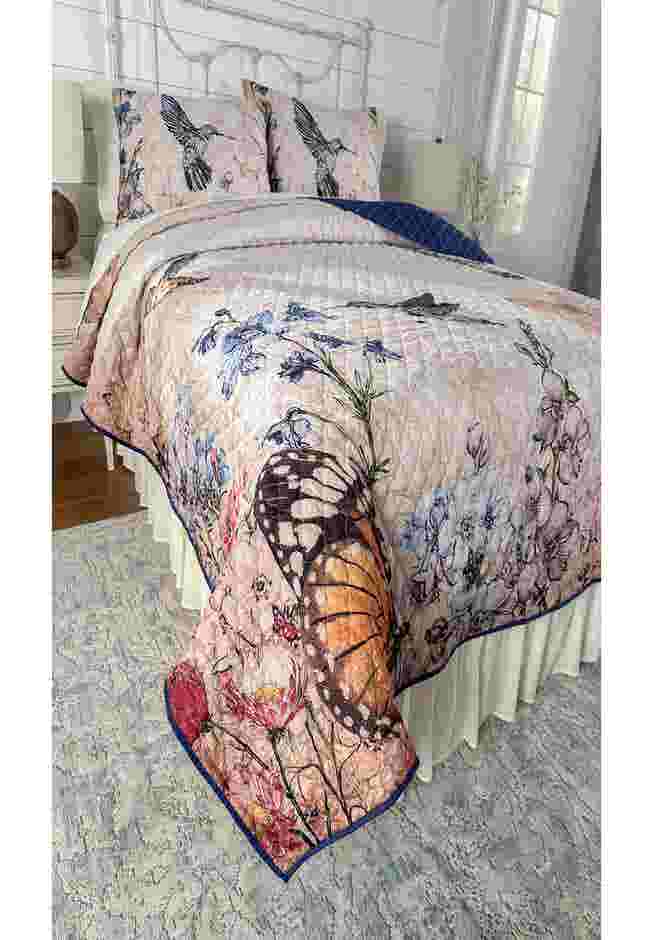 Fluttering Splendor Quilt image number 3