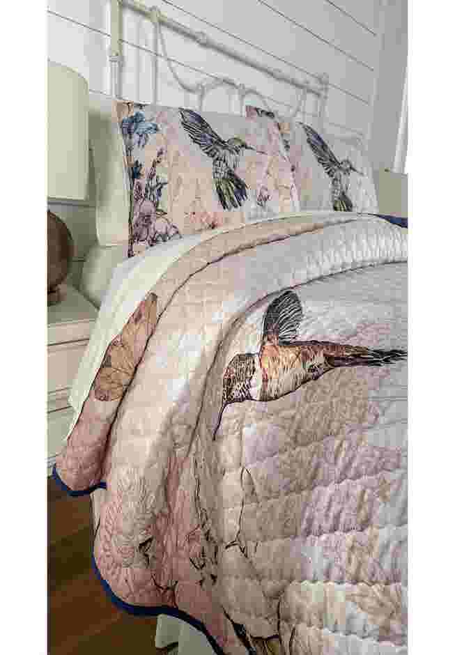 Fluttering Splendor Quilt image number 4