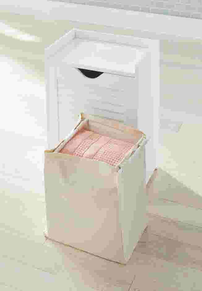 Louvre Hamper image number 2